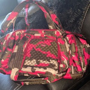 LUG PROPELLER DUFFEL OVERNIGHT GYM BAG NEW CONDITION TRAVEL BAG PINK OLIVE CAMO